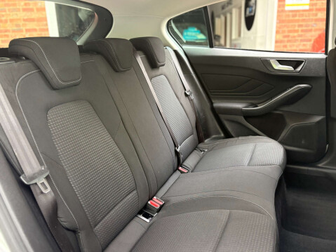 Ford Focus 1.5 Focus Zetec TDCI 5dr 35