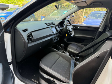 Skoda Fabia 1.0 Fabia Colour Edition TSi Semi-Auto 5dr 3