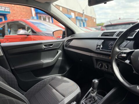 Skoda Fabia 1.0 Fabia Colour Edition TSi Semi-Auto 5dr 28