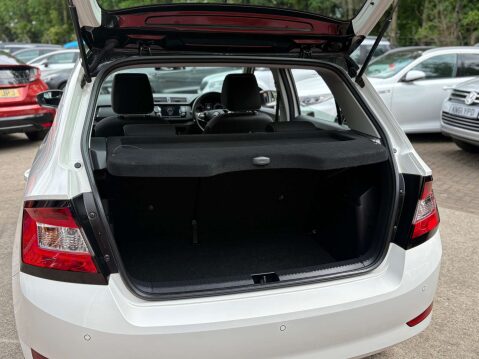 Skoda Fabia 1.0 Fabia Colour Edition TSi Semi-Auto 5dr 37