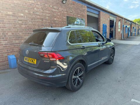Volkswagen Tiguan 2.0 Tiguan SE Nav TDI BlueMotion Technology 4Motion Semi-Auto 4WD 5dr 2