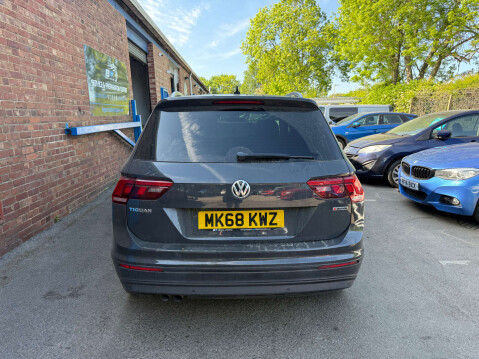 Volkswagen Tiguan 2.0 Tiguan SE Nav TDI BlueMotion Technology 4Motion Semi-Auto 4WD 5dr 3