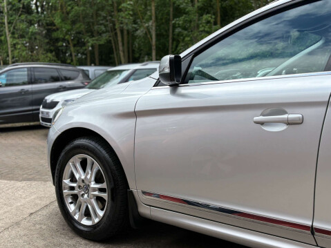Volvo XC60 2.4 XC60 SE Luxury Nav D5 AWD Auto 4WD 5dr 8