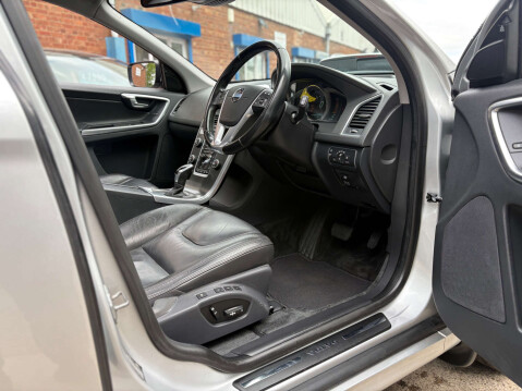 Volvo XC60 2.4 XC60 SE Luxury Nav D5 AWD Auto 4WD 5dr 34