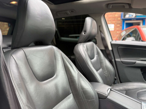 Volvo XC60 2.4 XC60 SE Luxury Nav D5 AWD Auto 4WD 5dr 36