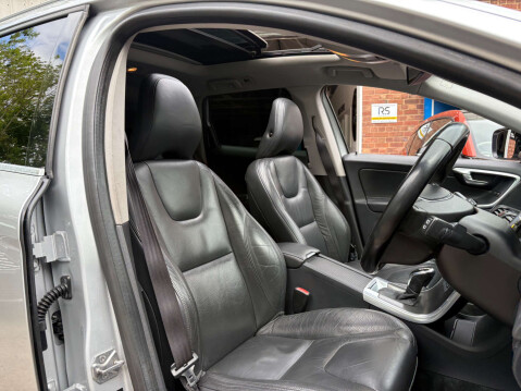 Volvo XC60 2.4 XC60 SE Luxury Nav D5 AWD Auto 4WD 5dr 40