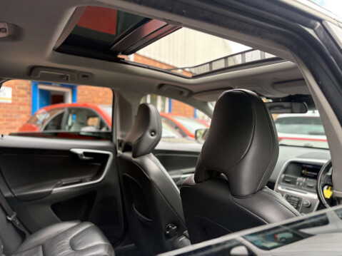 Volvo XC60 2.4 XC60 SE Luxury Nav D5 AWD Auto 4WD 5dr 42