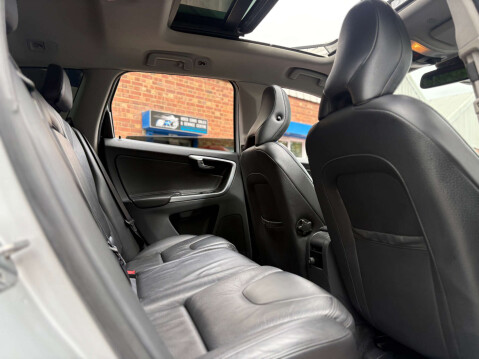 Volvo XC60 2.4 XC60 SE Luxury Nav D5 AWD Auto 4WD 5dr 45
