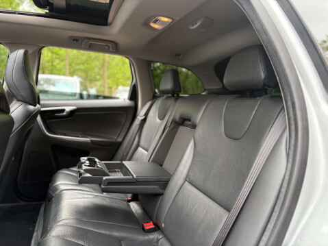 Volvo XC60 2.4 XC60 SE Luxury Nav D5 AWD Auto 4WD 5dr 47