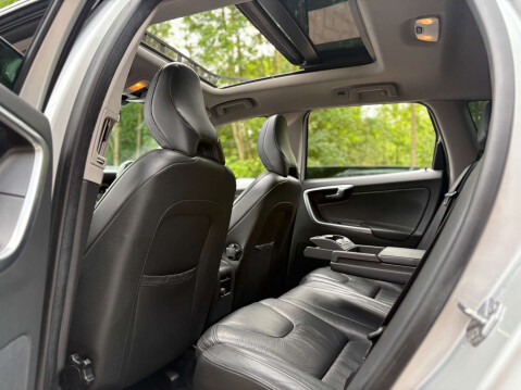 Volvo XC60 2.4 XC60 SE Luxury Nav D5 AWD Auto 4WD 5dr 50