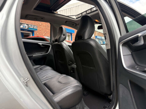 Volvo XC60 2.4 XC60 SE Luxury Nav D5 AWD Auto 4WD 5dr 46