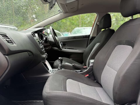 Kia Ceed 1.6 Ceed 2 ISG CRDi 5dr 37