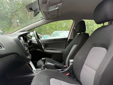 Kia Ceed 1.6 Ceed 2 ISG CRDi 5dr 38