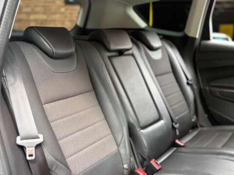Ford Kuga 2.0 Kuga Titanium 4x4 TDCI 4WD 5dr 37