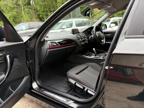 BMW 1 Series 1.5 118I Sport Auto 5dr 31