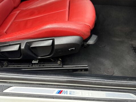 BMW 2 Series 3.0 M235i Auto 2dr 33
