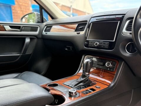 Volkswagen Touareg 3.0 Touareg V6 TSi Hybrid Auto 4WD 5dr 33