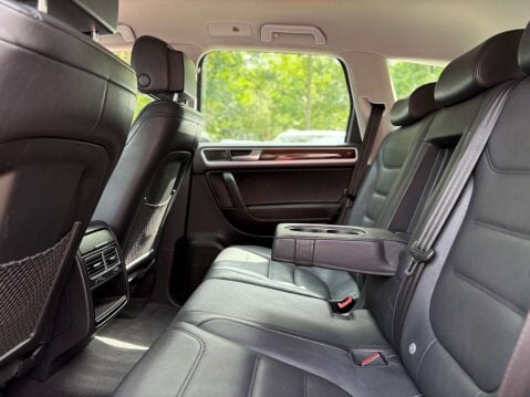 Volkswagen Touareg 3.0 Touareg V6 TSi Hybrid Auto 4WD 5dr 49
