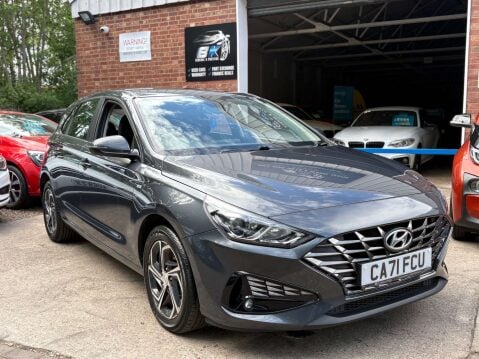 Hyundai i30 1.6 i30 SE Connect MHEV CRDi 5dr 3