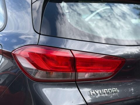 Hyundai i30 1.6 i30 SE Connect MHEV CRDi 5dr 8