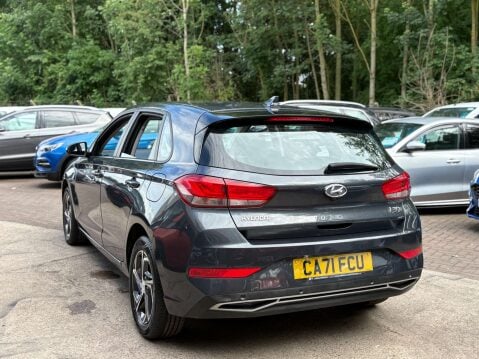 Hyundai i30 1.6 i30 SE Connect MHEV CRDi 5dr 12