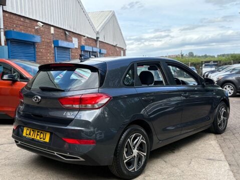 Hyundai i30 1.6 i30 SE Connect MHEV CRDi 5dr 16