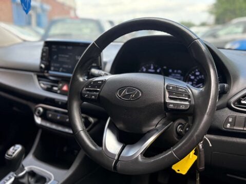 Hyundai i30 1.6 i30 SE Connect MHEV CRDi 5dr 18
