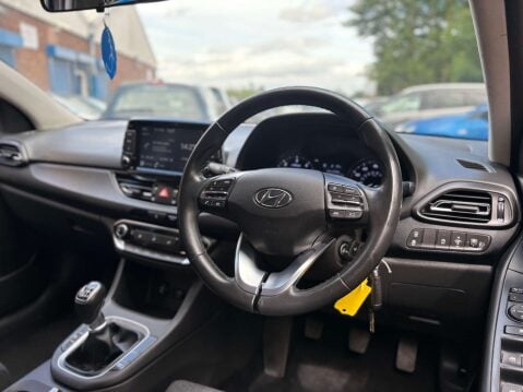 Hyundai i30 1.6 i30 SE Connect MHEV CRDi 5dr 19