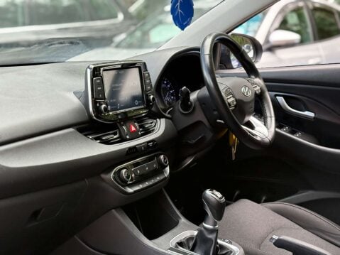Hyundai i30 1.6 i30 SE Connect MHEV CRDi 5dr 32