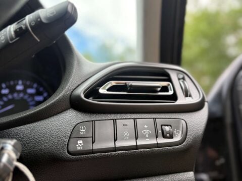 Hyundai i30 1.6 i30 SE Connect MHEV CRDi 5dr 35
