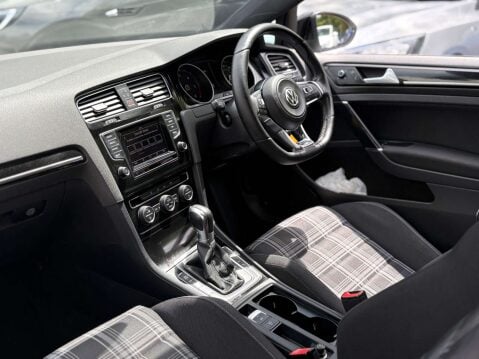 Volkswagen Golf 2.0 Golf GTD Semi-Auto 3dr 32