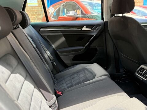Volkswagen Golf 2.0 Golf GT BlueMotion Technology TDI Semi-Auto 5dr 31