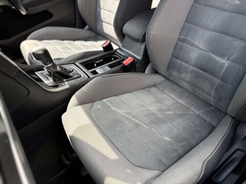 Volkswagen Golf 2.0 Golf GT BlueMotion Technology TDI Semi-Auto 5dr 37