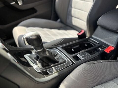 Volkswagen Golf 2.0 Golf GT BlueMotion Technology TDI Semi-Auto 5dr 38
