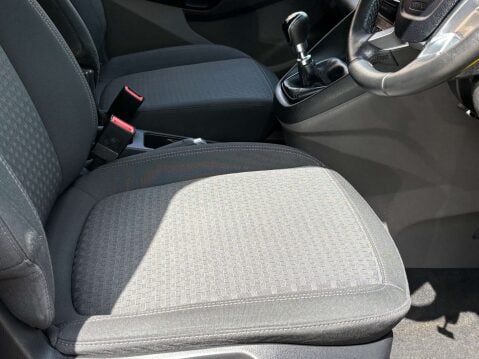 Ford Tourneo Connect 1.5 Tourneo Connect Grand Zetec TDCi 5dr 26