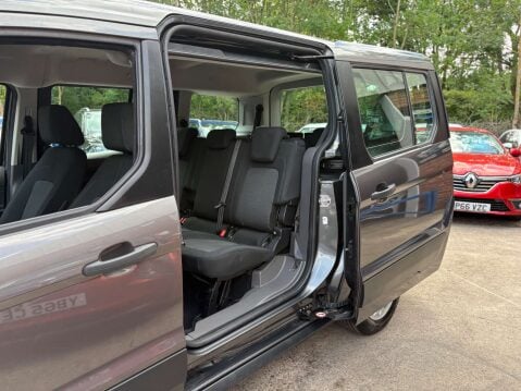 Ford Tourneo Connect 1.5 Tourneo Connect Grand Zetec TDCi 5dr 46