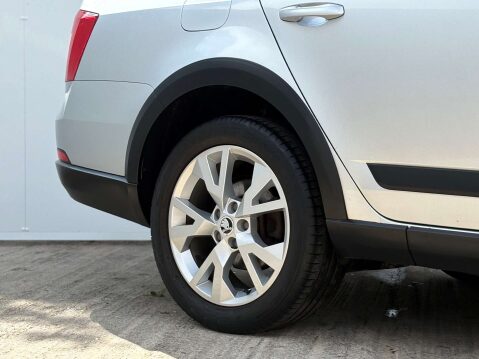 Skoda Octavia 2.0 Octavia Scout TDI 4x4 Semi-Auto 4WD 5dr 17