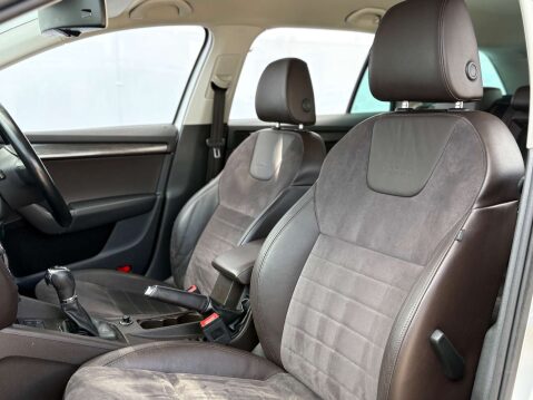 Skoda Octavia 2.0 Octavia Scout TDI 4x4 Semi-Auto 4WD 5dr 54