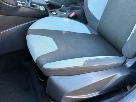 Ford Focus 1.0T EcoBoost Zetec Euro 5 (s/s) 5dr 37