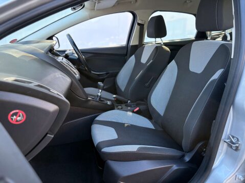 Ford Focus 1.0T EcoBoost Zetec Euro 5 (s/s) 5dr 44
