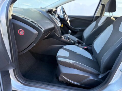 Ford Focus 1.0T EcoBoost Zetec Euro 5 (s/s) 5dr 29