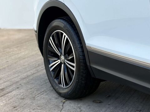 Volkswagen Tiguan 2.0 Tiguan SE Nav TDI BlueMotion Technology 4Motion 4WD 5dr 6