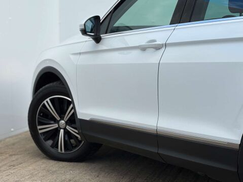 Volkswagen Tiguan 2.0 Tiguan SE Nav TDI BlueMotion Technology 4Motion 4WD 5dr 39