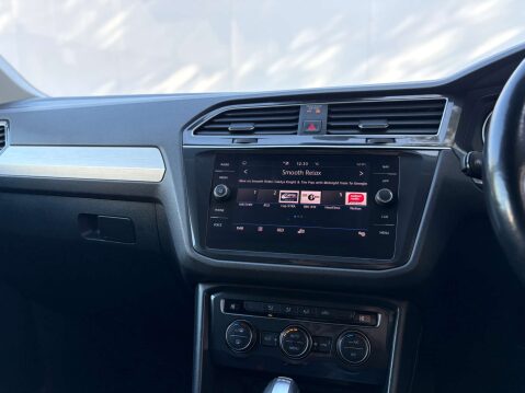 Volkswagen Tiguan 2.0 Tiguan SE Nav TDI BlueMotion Technology Semi-Auto 5dr 45