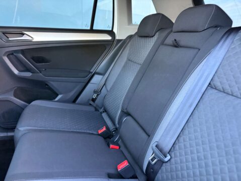 Volkswagen Tiguan 2.0 Tiguan SE Nav TDI BlueMotion Technology Semi-Auto 5dr 59