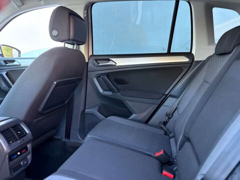 Volkswagen Tiguan 2.0 Tiguan SE Nav TDI BlueMotion Technology Semi-Auto 5dr 55
