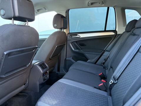 Volkswagen Tiguan 2.0 Tiguan SE Nav TDI BlueMotion Technology Semi-Auto 5dr 56