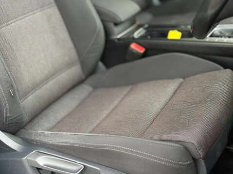 Volkswagen Passat 1.6 Passat SE Business TDI BlueMotion Technology Semi-Auto 5dr 4