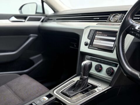 Volkswagen Passat 1.6 Passat SE Business TDI BlueMotion Technology Semi-Auto 5dr 15