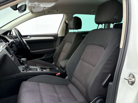 Volkswagen Passat 1.6 Passat SE Business TDI BlueMotion Technology Semi-Auto 5dr 50